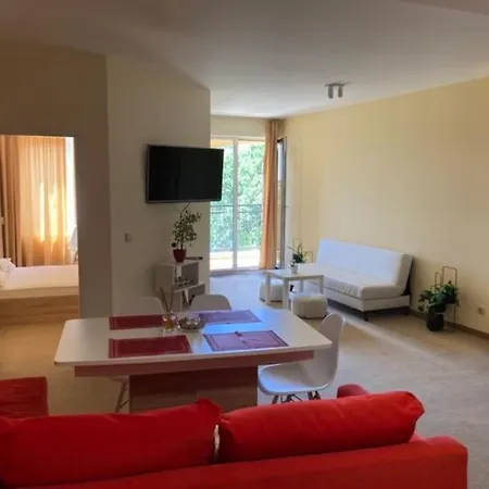 Flat 147 Золоті Піски